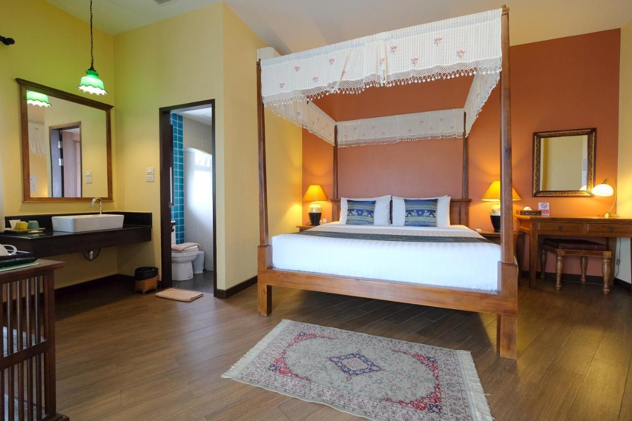 Wualai Sabaidee Bed and Breakfast Chiang Mai Exteriör bild