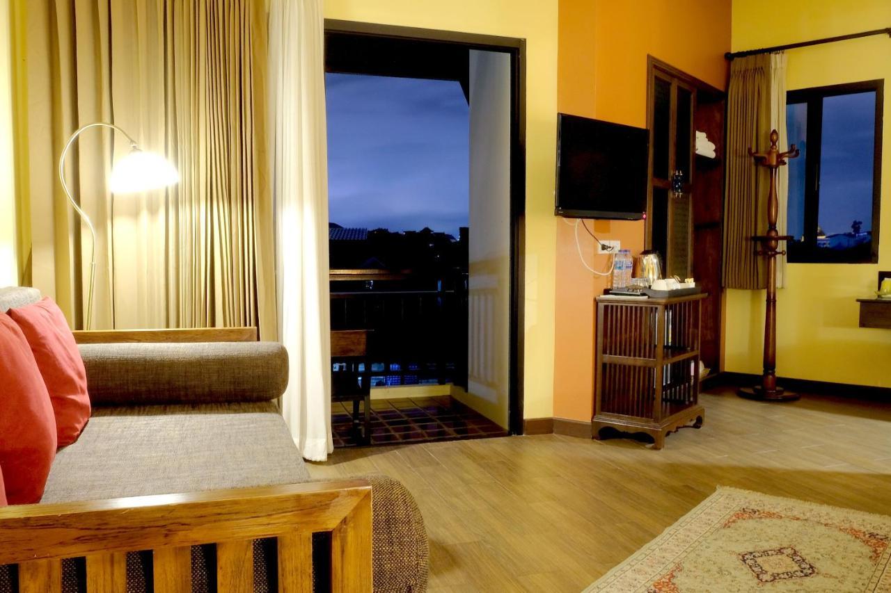 Wualai Sabaidee Bed and Breakfast Chiang Mai Exteriör bild