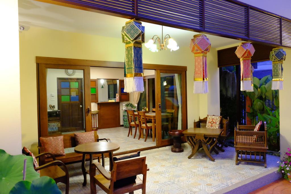 Wualai Sabaidee Bed and Breakfast Chiang Mai Exteriör bild