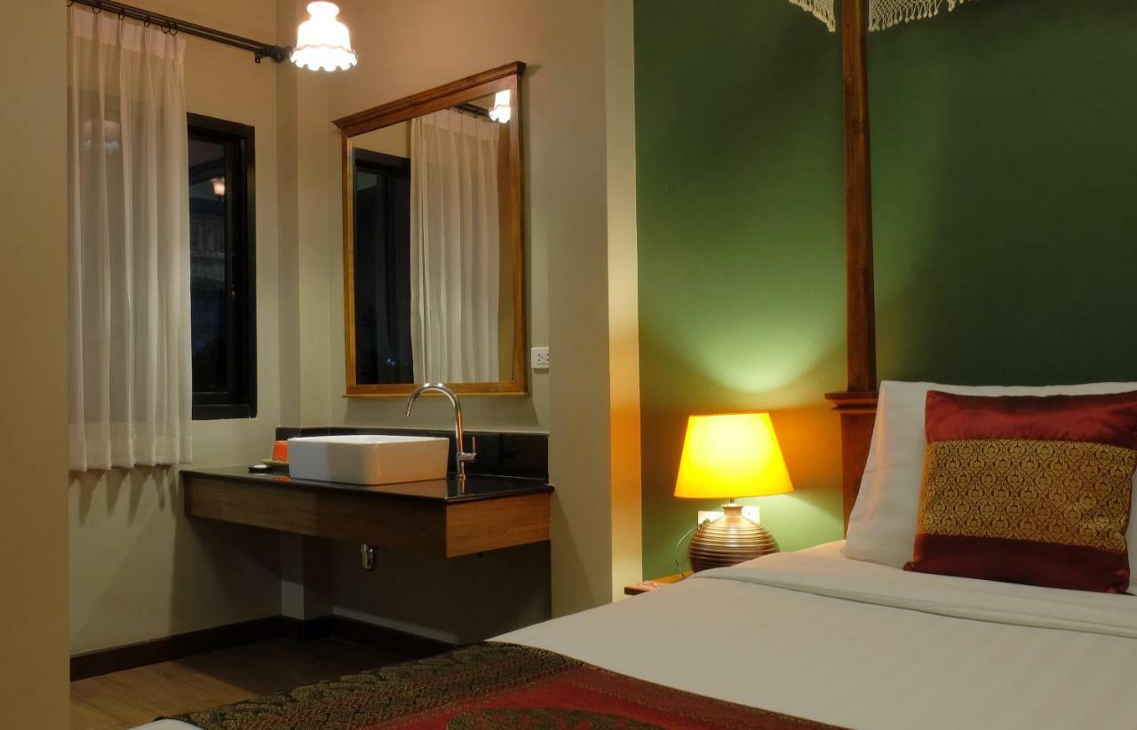 Wualai Sabaidee Bed and Breakfast Chiang Mai Exteriör bild